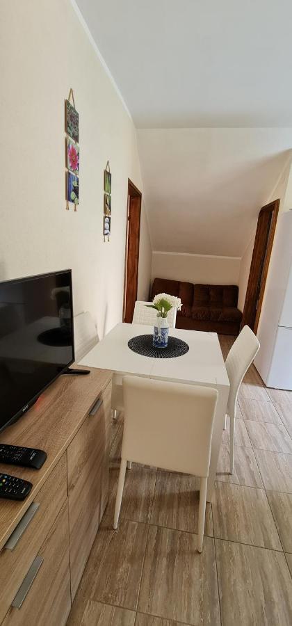 Apartman Nina2 Risan Esterno foto
