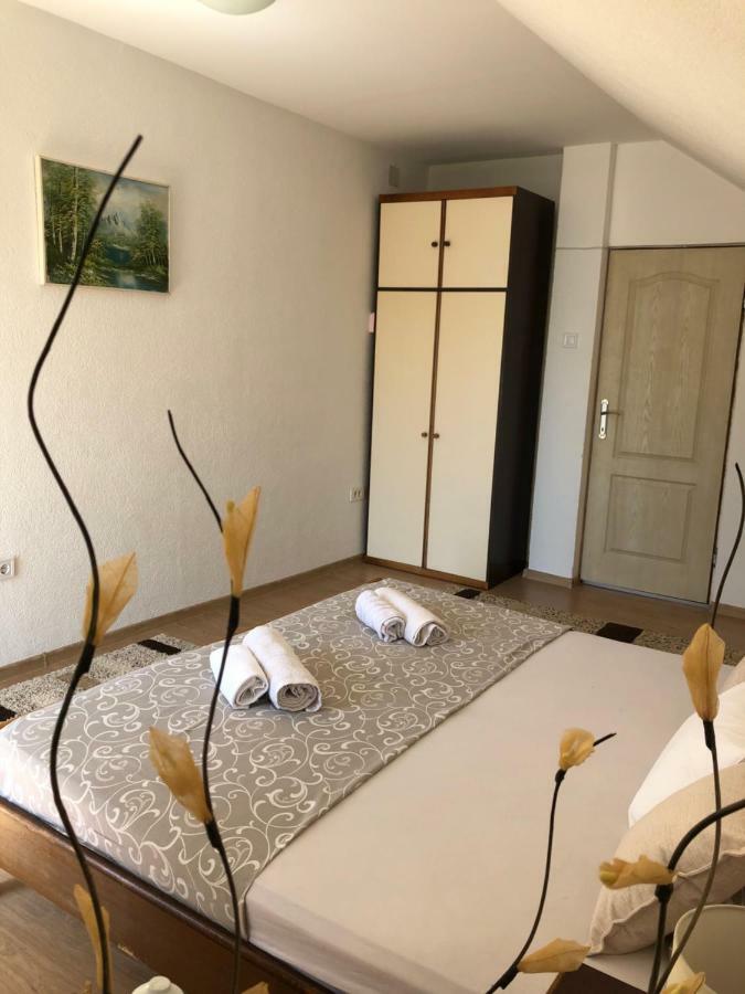 Apartman Nina2 Risan Esterno foto