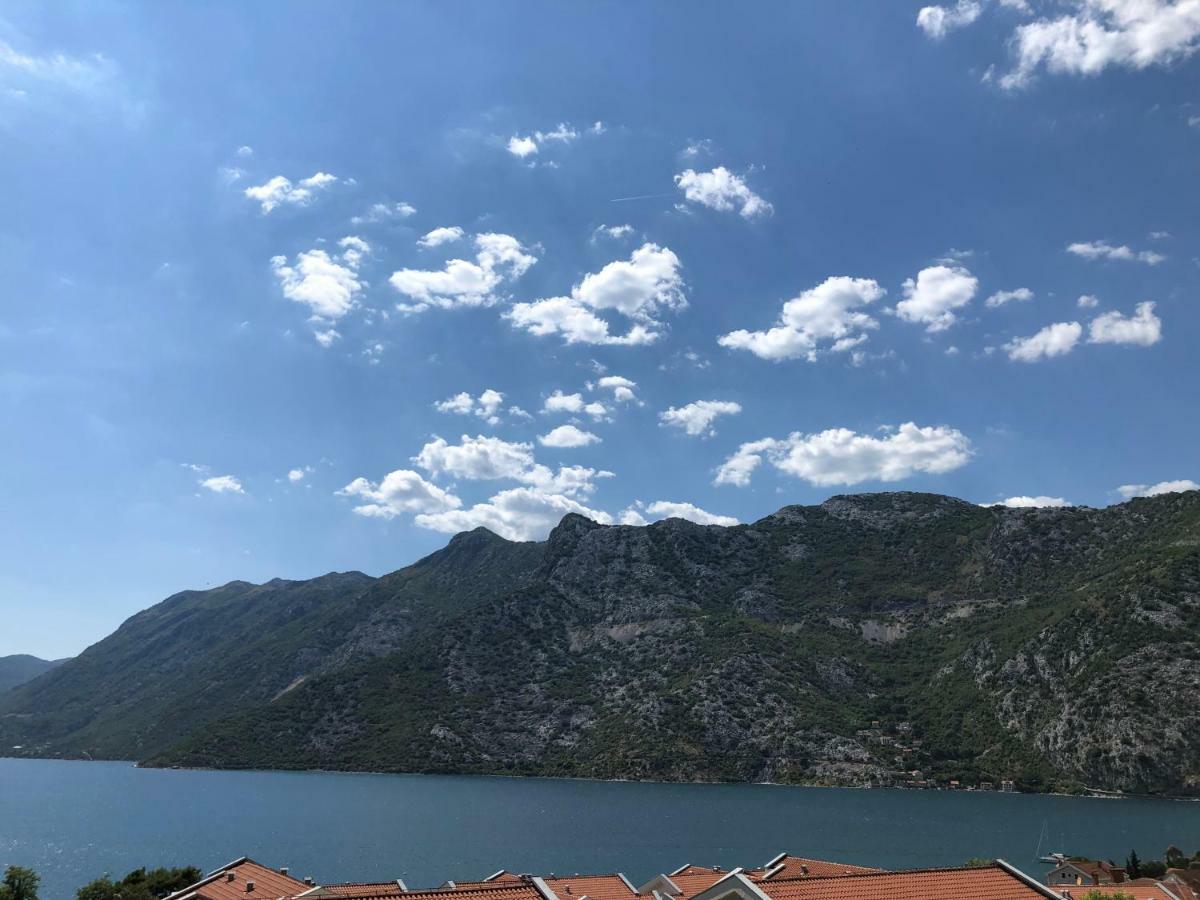 Apartman Nina2 Risan Esterno foto